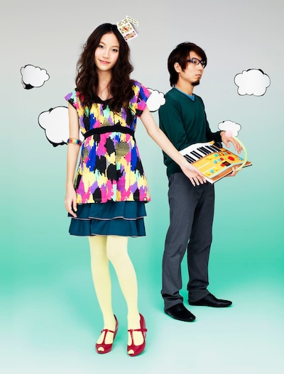 オリジナル楽曲の前に「歌詞」「トラック（カラオケ）」「サウンドマテリアル（サンプリング素材）」「楽譜」「MIDIデータ」などの素材が個別に配布されるという珍企画。ボーカロイドユーザーはぜひチャレンジしてみよう。