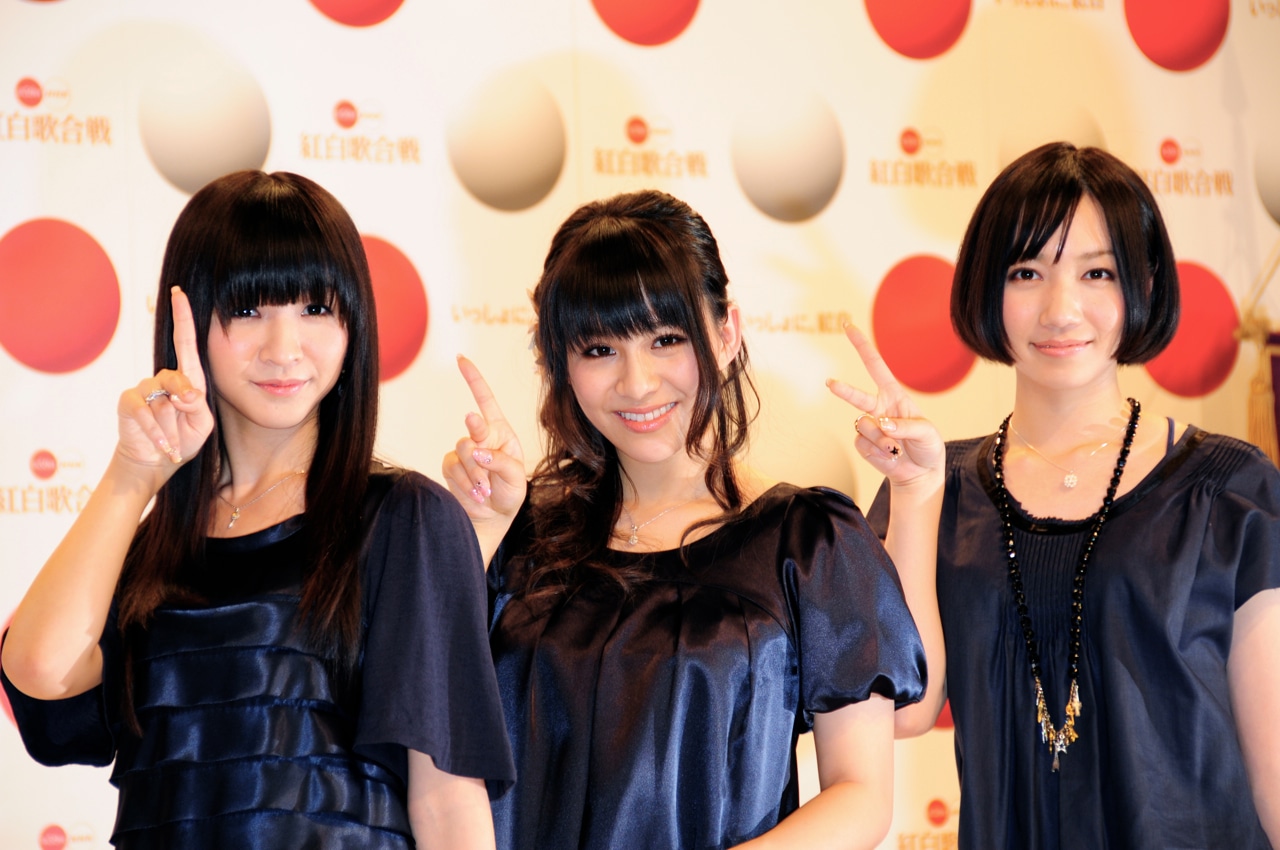念願かなって「NHK紅白歌合戦」への出演が決まったPerfume。全国のお茶の間にどのようなパフォーマンスをみせてくれるのか注目だ。（写真は「紅白」出場歌手発表記者会見の模様）