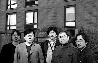 ヒカシューは現在、巻上公一、三田超人、坂出雅海、清水一登、佐藤正治の5人をメインに活動中。