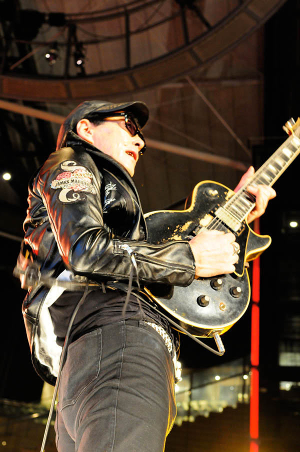 鮎川誠（SHEENA & THE ROKKETS）