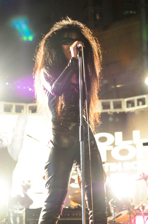 シーナ（SHEENA & THE ROKKETS）