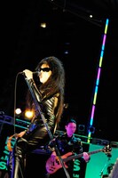 シーナ（SHEENA & THE ROKKETS）