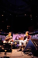 クリス・ペプラー（左）と塚本高史（右）