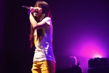 いきものがかりは12月1日にライブイベント「WHAT's IN？20」に出演。来年3月からは全国33公演のツアーも予定されている。