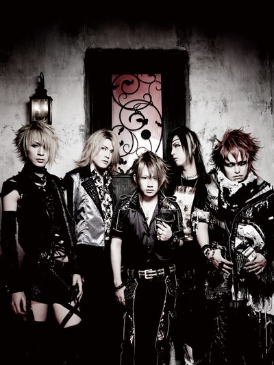 4月29日よりdwangoでは新曲「MELODY」の着うた配信を実施。予約をすると特典として「ナイトメアオリジナル待受」がプレゼントされる。