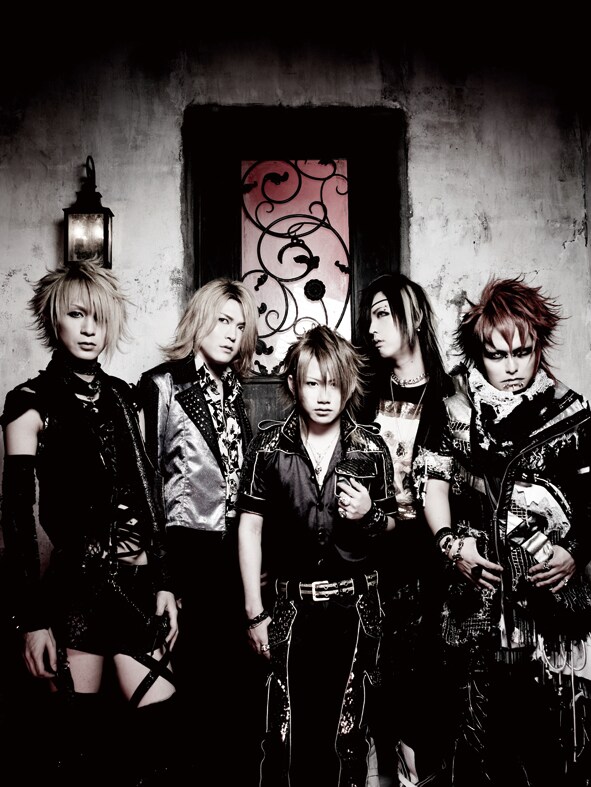 4月29日よりdwangoでは新曲「MELODY」の着うた配信を実施。予約をすると特典として「ナイトメアオリジナル待受」がプレゼントされる。