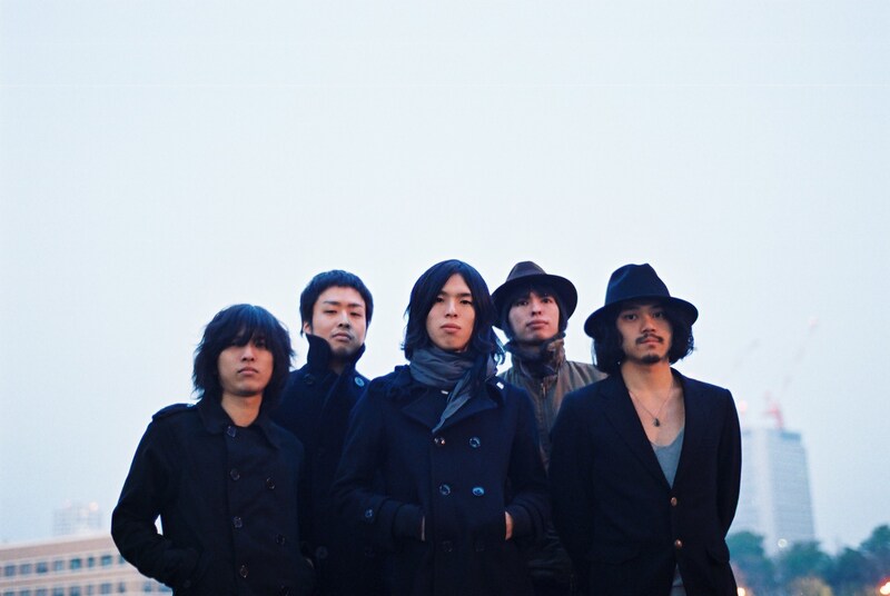 2005年4月福岡にて結成された5人組。