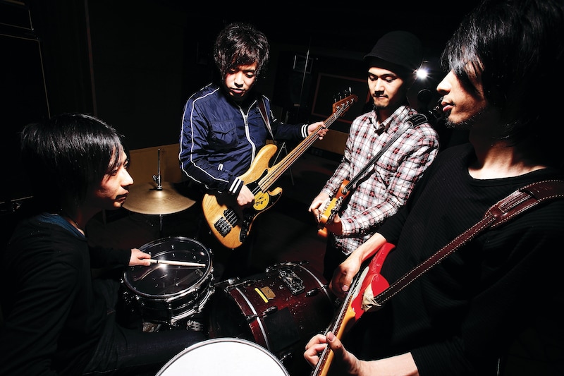 井澤はMarvins Revoltのサウンドについて、ブログで「むちゃくちゃカッコいい、と僕は思う、ので日本国内盤のリリースを手伝ったわけなのです」と絶賛している。