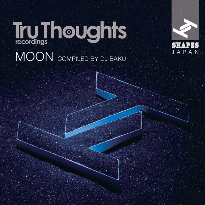 写真は「SHAPES JAPAN : MOON - COMPILED BY DJ BAKU」のジャケット。小川充がコンパイルした「SHAPES JAPAN : SUN COMPILED BY MITSURU OGAWA」も同時発売される。