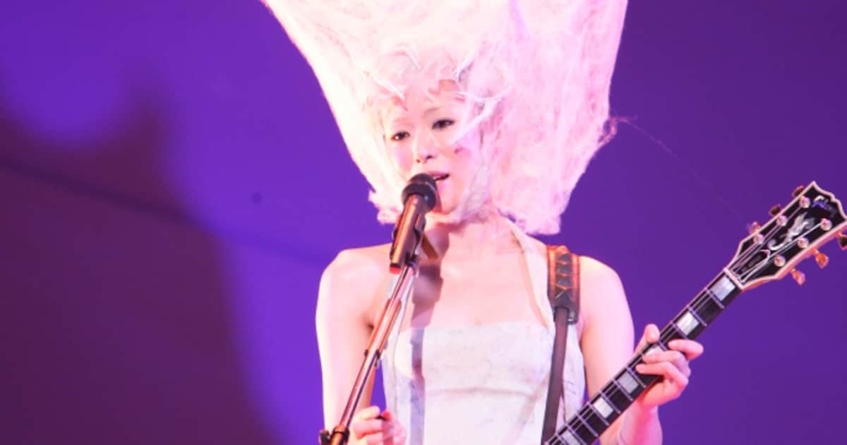 椎名林檎、10周年記念祭で5万5000人をノックアウト - 音楽ナタリー