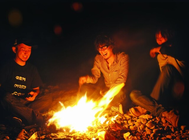 2007年3月リリースの「さぁ、旅を始めよう」以来となるアルバムを制作中のLOST IN TIME。12月1日付けの大岡源一郎（Dr）のブログには、マスタリング作業を終えたばかりの興奮が綴られている。