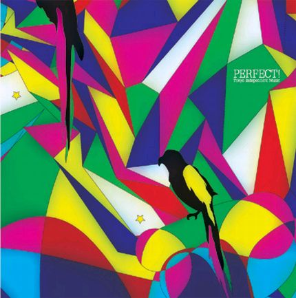 写真はROSE RECORDSレーベルコンピ「Perfect! -Tokyo Independent Music-」。toeの柏倉隆史＆美濃隆章とkowloon中村圭作による新バンドsewing machine、カクバリズムの角張渉がボーカルを務めるハードコアバンドBOYS NOWなどの楽曲も収録される。