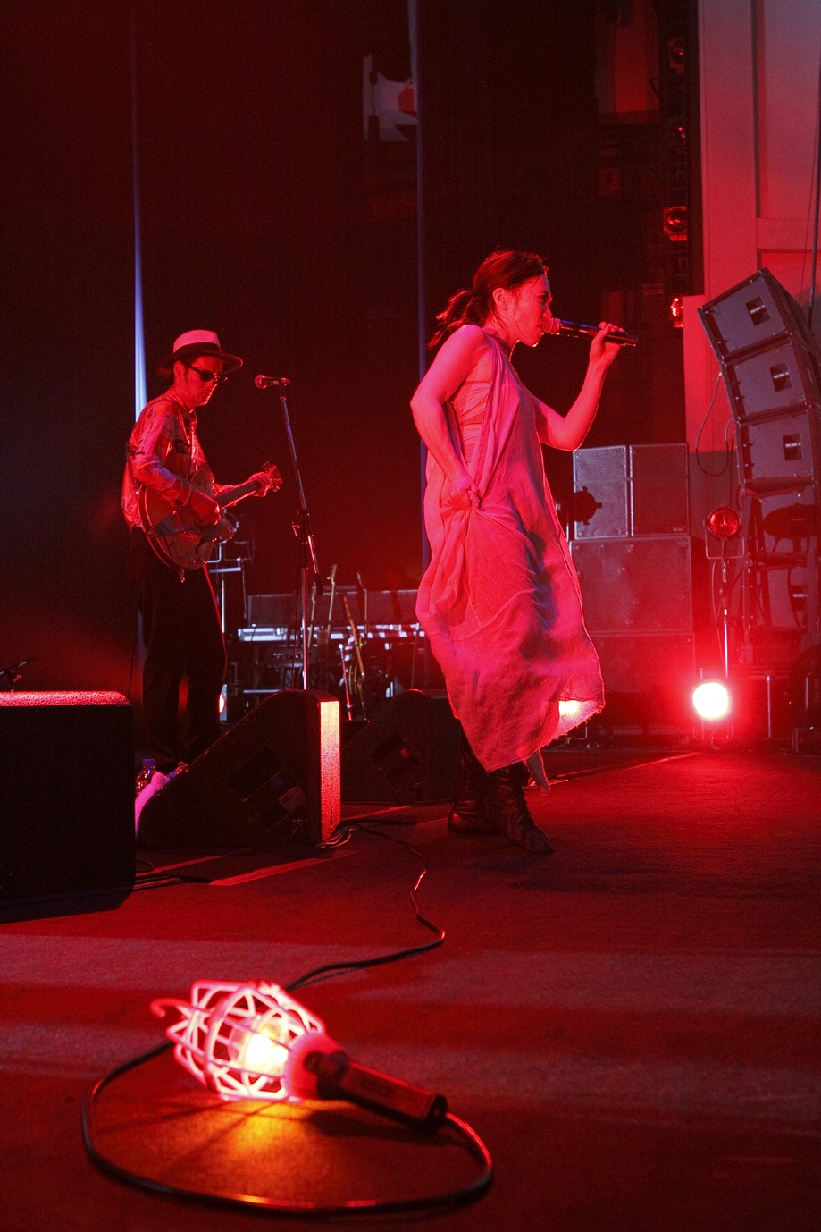 ベスト盤「ベストラッピン1996-2008」に伴うレコ発ツアーを11月30日に終えたばかりのEGO-WRAPPIN'。最終公演は森雅樹（G）の地元大阪で行われた。