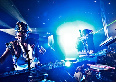 この夏も精力的にDJ / ライブ活動を行うRYUKYUDISKO。7月31日には「ROCK IN JAPAN FES.2009」に、8月8日には「SUMMER SONIC 09」に、10月3日には沖縄で行われるMONGOL800主催のフェス「MONGOL800 ga FESTIVAL What a Wonderful World!! 09」に、それぞれライブアクトとして出演する。