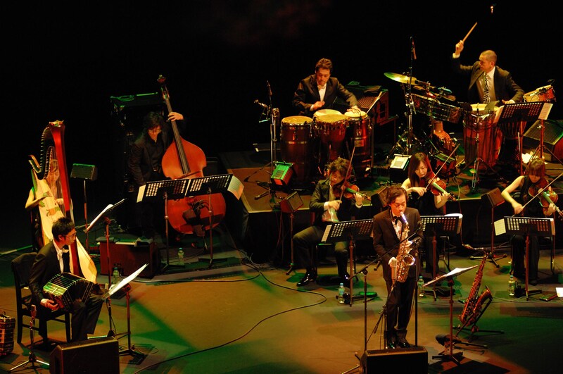 菊地成孔とぺぺ・トルメント・アスカラールは、サン・ラとバルトークがコラボレートしたかのような不思議な世界を作り出した。（写真：石田昌隆）