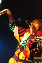 タオルをまわすmihimaru GTのhiroko。