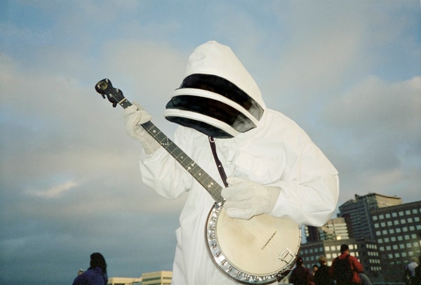 JACKSON 5をはじめとする70'sソウル、FATBOY SLIMやJUNIOR SENIORを彷彿とさせるビッグ・ビート感、THE AVALANCHESなどにも通ずるローファイ感などの要素を強く感じさせるサニー・J（写真）。近年、エレクトロ路線を突っ走ってきた「GAN-BAN NIGHT」に新風を吹き込むことになりそうだ。