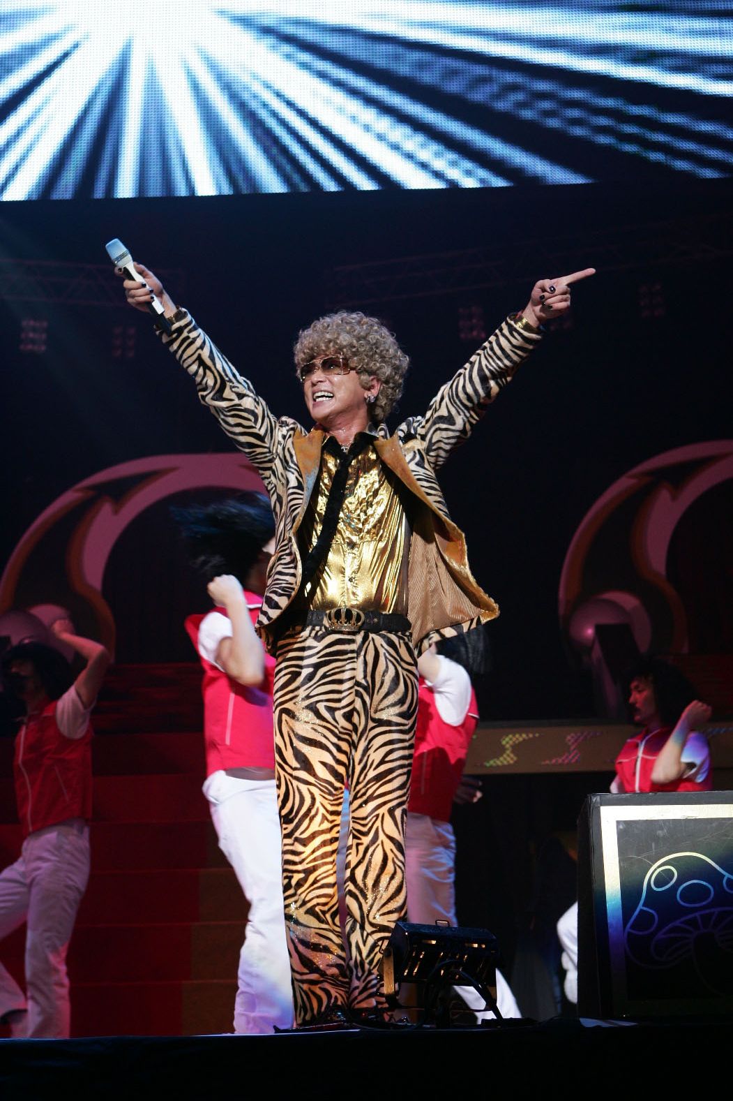 12月13日に横浜アリーナで行われた「DJ OZMA THE FINAL PARTY "OFFO" -OZMA FOREVER FOREVER OZMA-」の模様。