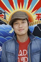 ミニアルバム「『オマエ』は俺の太陽」で、タカチャは同郷の大先輩・吉幾三の代表曲「酒よ」をレゲエ・アレンジでカバーしている。