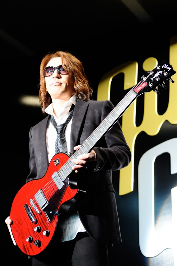 リミテッド・エディションとなる「Dark Fire」は、世界限定400店舗で販売予定。1店舗あたり本数限定での発売となる。