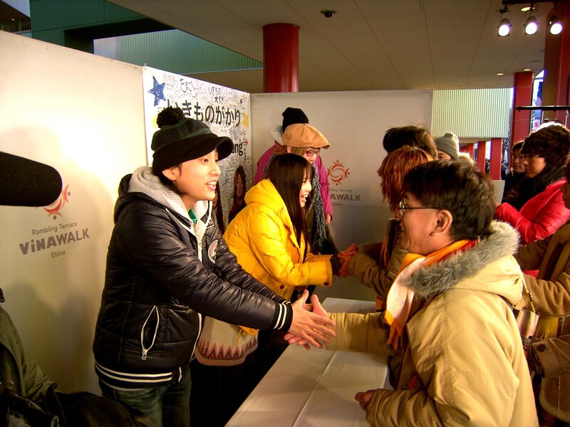 ナタリーPower Pushのコーナーでは、いきものがかりのロングインタビューを公開中。