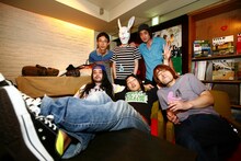 2月、3月と2カ月連続で13日の金曜日恒例の自主企画イベント「CLUB JASON」を開催する髭(HiGE)。ライブでは新曲をいち早く聴けるチャンスがあるかもしれない。