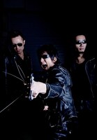 4月4日の野音ライブ「69 COMEBACK SPECIAL 宇宙戦艦ラヴ」で558日ぶりの現場復帰を果たしたギターウルフが「渋谷頂上決戦」に参戦。