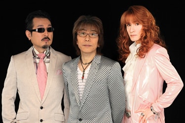 THE ALFEEは1974年8月にアイドルフォークバンド「ALFIE」として、 松本隆＆筒美京平の書き下ろし曲「夏しぐれ」でデビューした。