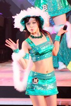 歌でもトークでも独特の存在感を放つ久住小春。