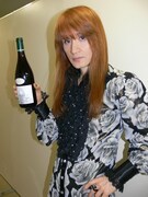 高見沢ワールド全開の究極カレンダー＆ワイン