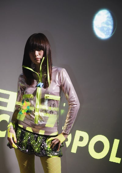 Aira Mitsuki「サヨナラ TECHNOPOLiS」はオリコンデイリーランキングで15位を記録。HMV限定シングル「Valentine STEP」も23位をマークした。