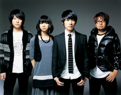 1月10日にはTOKYO FM系「DHC COUNTDOWN JAPAN」、bayfm「NEC POWER COUNTDOWN HOT 30」に出演。両番組とも公開生放送。