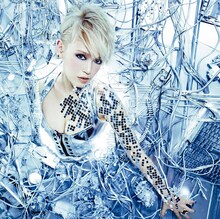 ☆Takuプロデュースの最新シングル「MATERIAL WORLD」（写真）は、ケラリーノ・サンドロヴィッチ映画最新作「罪とか罰とか」のテーマソング。