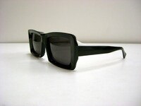 「Less Than Human × huginc.」コラボアイウェア（スクエア）