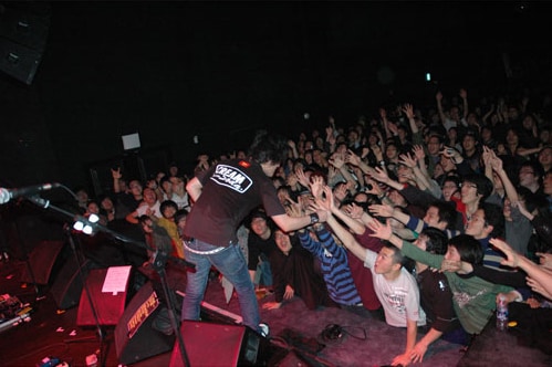 1月28日にはライブDVD「PIED PIPER GO TO YESTERDAY」をリリース。2月からは東名阪ツアーも開催する。