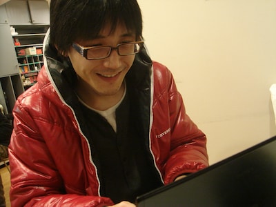 自らの写真をネット上にUPして怪しく微笑むミドリカワ書房。当日券も発売されるので、急遽予定の空いた人はカメラ持参でリキッドへ行ってみよう。