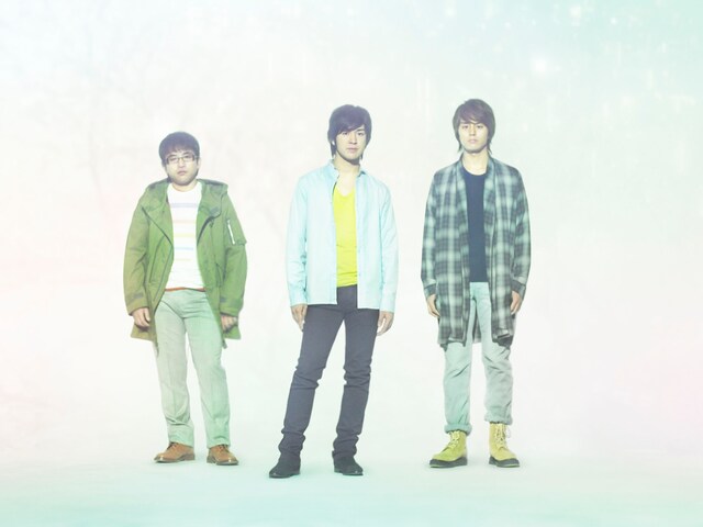 「レミオベスト」初回限定盤は地元・山梨で開催した野外ライブの模様を収録したDVD付き。初回盤・通常盤ともに、予約者には限定着うたフルがプレゼントされる。