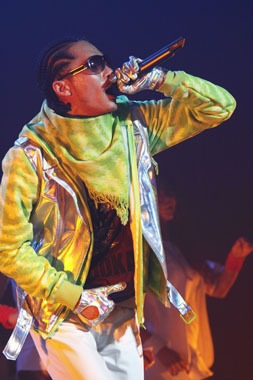 写真は11月1日のライブの模様。ZEEBRAが実現した「Street Dreams」を体感できるステージとなった。