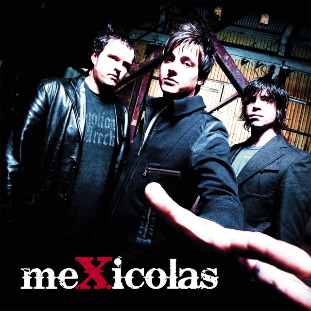 アルバム「エックス」（写真）には、「大物気分を味あわせてくれる／日本じゃ誰でもビッグだから」という歌詞が印象的なヒットシングル「ビッグ・イン・ジャパン」も収録。ちなみにこの曲は、昨秋の初来日公演よりも前に作られたもの。