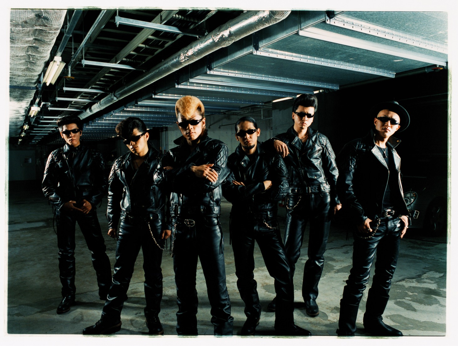 KISSESが待ちに待った活動再開がついに発表。ピリオドの向こうを目指すべく、頑張ってチケットを手に入れよう。