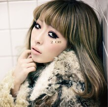 本日1月28日にニューシングル「20-CRY-」をリリースした加藤ミリヤ。初回限定盤、通常盤ともにミリヤの物憂げな眼差しが目印だ（写真は初回限定盤ジャケット）。