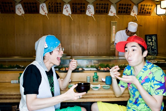 アルバムにゲストボーカルで参加する□□□は、6月7日に開催される「COSMiC FLOOR -june party」でAiraと競演する。