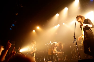 ポップセンスきらめくサウンドで会場を酔わせたlego big morl。MCでは発売されたばかりのアルバムをすかさずアピールした（写真：SUSIE）。