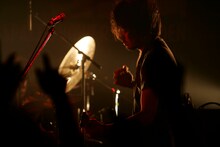 4月から「'09ワンマンツアー“パズルの始め方”」を開催するtacica。ツアーの一環で4月23日に再びLIQUIDROOM ebisuでライブを行う（写真：SUSIE）。