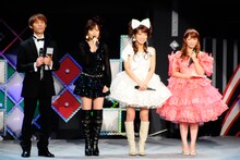 辻希美（右から2番目）は横浜アリーナのコンサートから、本格的に芸能活動を再開。コンサート直前にはオフィシャルブログ「のんピース」もスタートした。