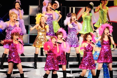 最終公演では卒業セレモニー含め、約3時間にわたり全35曲を披露。最後はハロー！プロジェクトを象徴する1曲「ALL FOR ONE & ONE FOR ALL！」で締めくくられた。