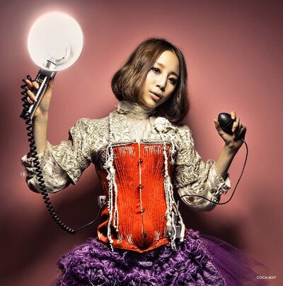 2月20日からオンエアされるUNIQLOの新CM「UNIQLO PARKA STYLE 1000」にメンバー全員で出演するBahashishi。CM以外にもUNIQLOの店頭ポスターにも登場する予定。