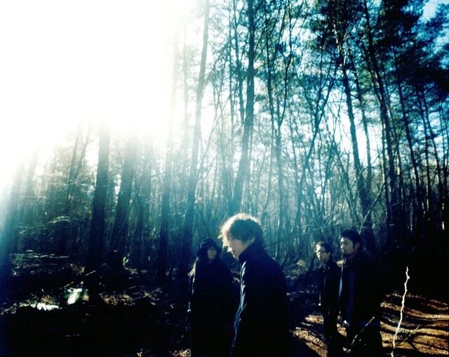 FoZZtoneは5月13日に3rdシングル「音楽」をリリース。亀田誠治がプロデュースを手がけている。