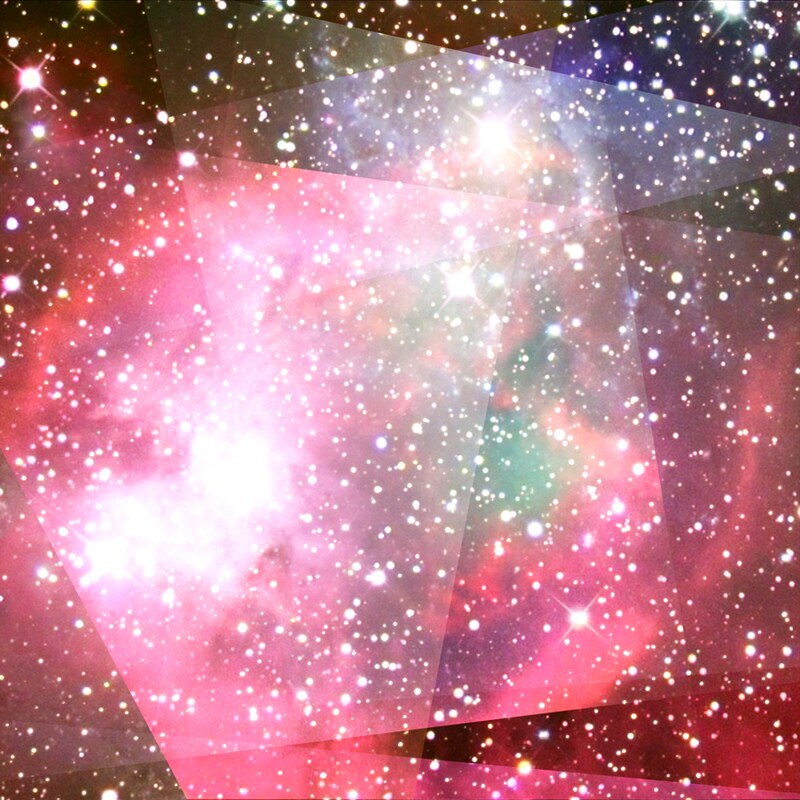 ジャケットは宇宙空間のような神秘的なデザイン。