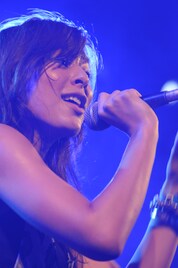 MiChi撮影でペンキまみれ!? 新曲エピソードを語る